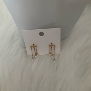 Elegant Gold and Pearl Drop Earrings